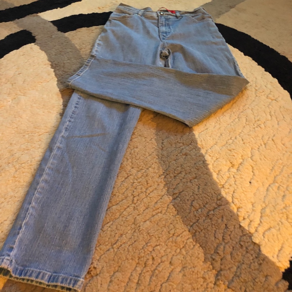 Gloria Vanderbilt jeans. Size 6